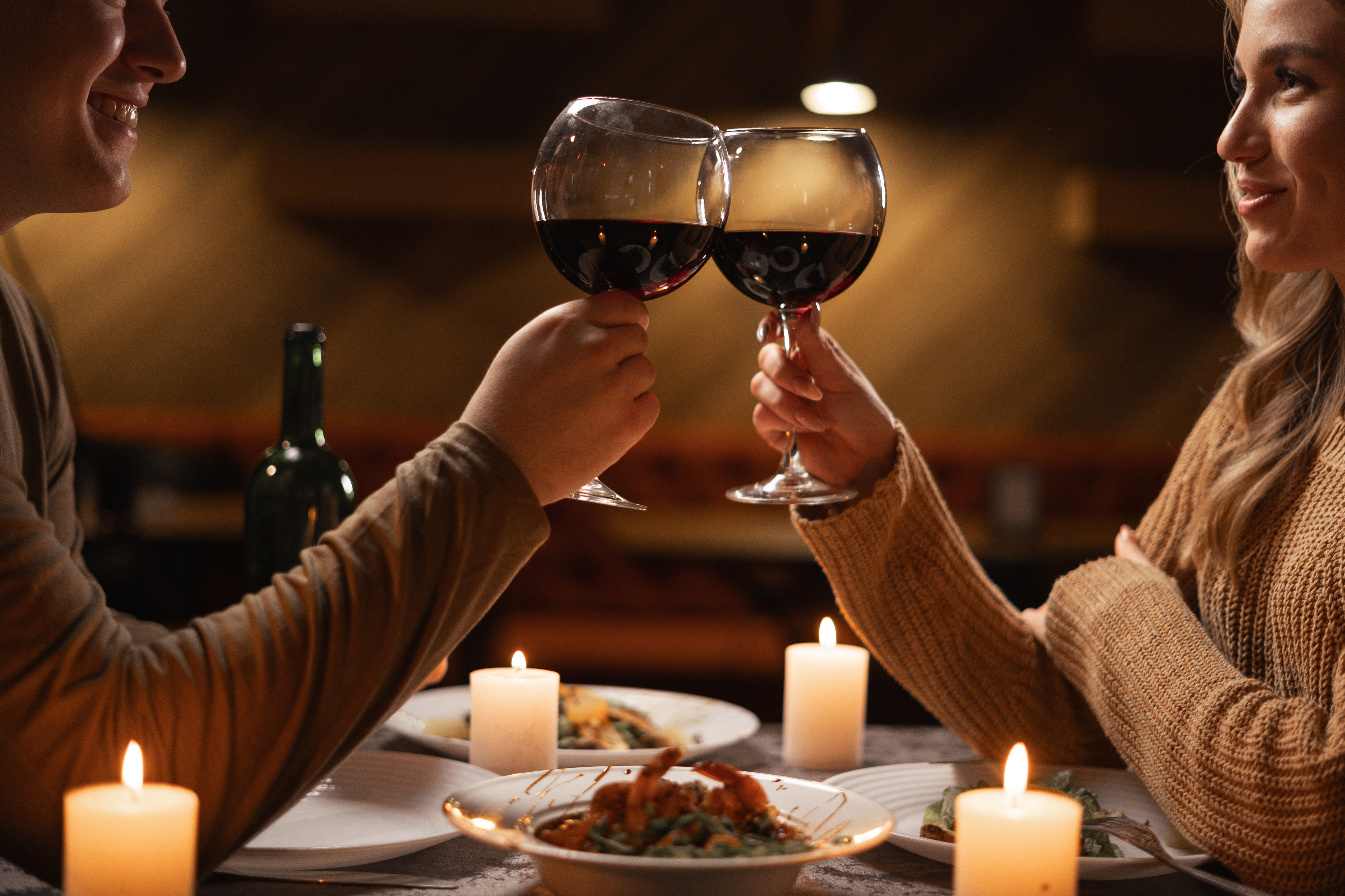 couple drinking wine